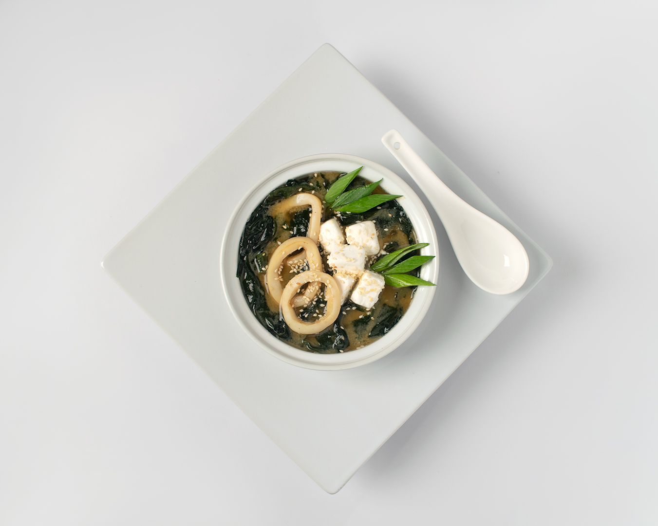 Мисо суп с кальмаром