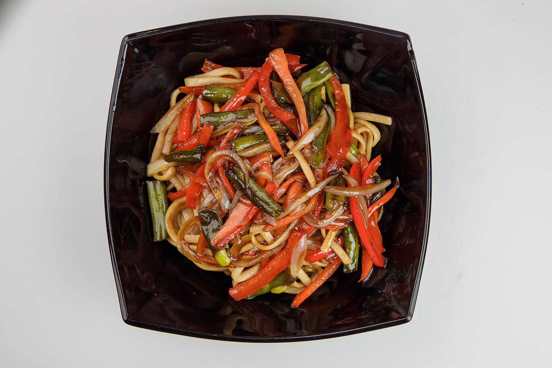 Лапша с овощами в соусе терияки