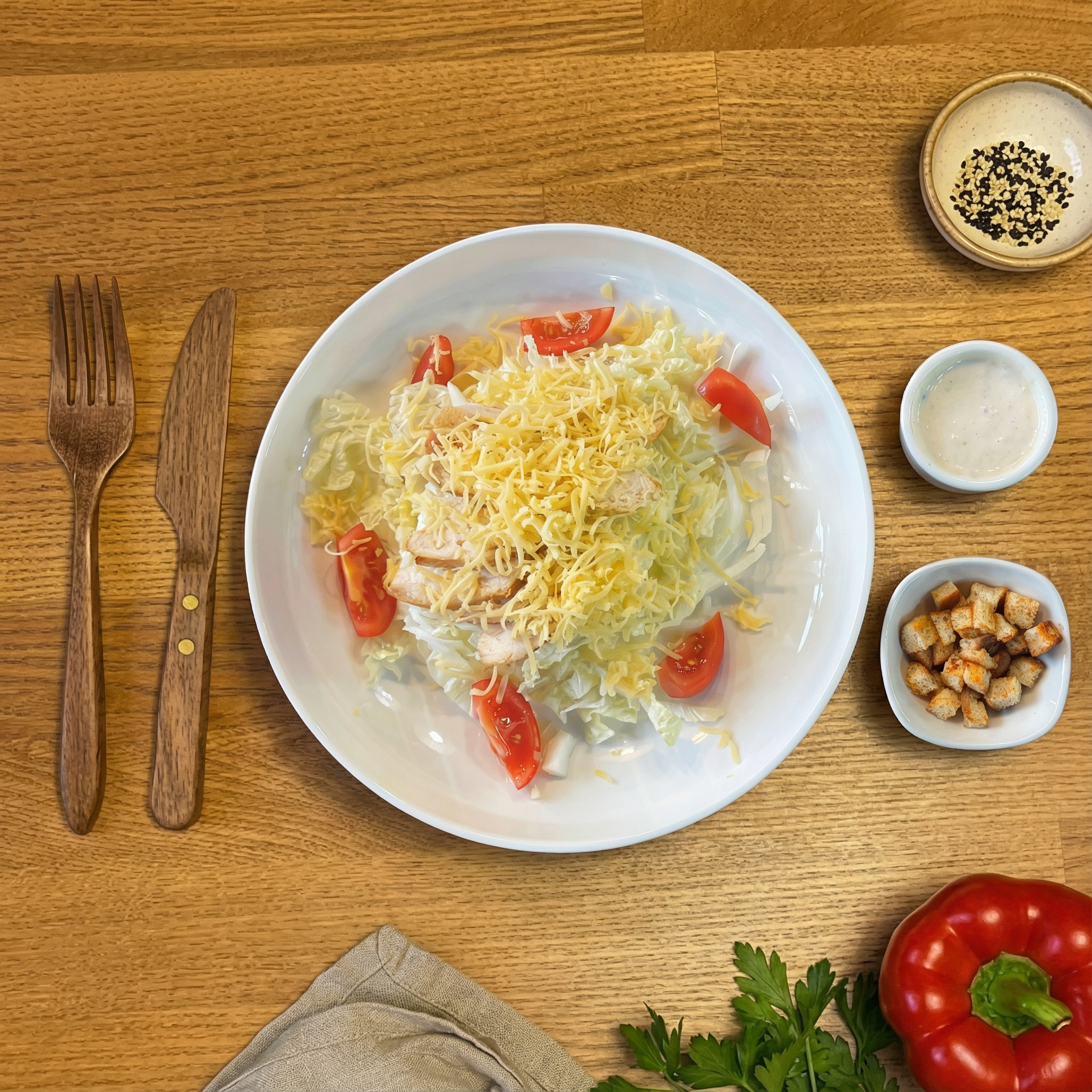 Салат цезарь с курицей