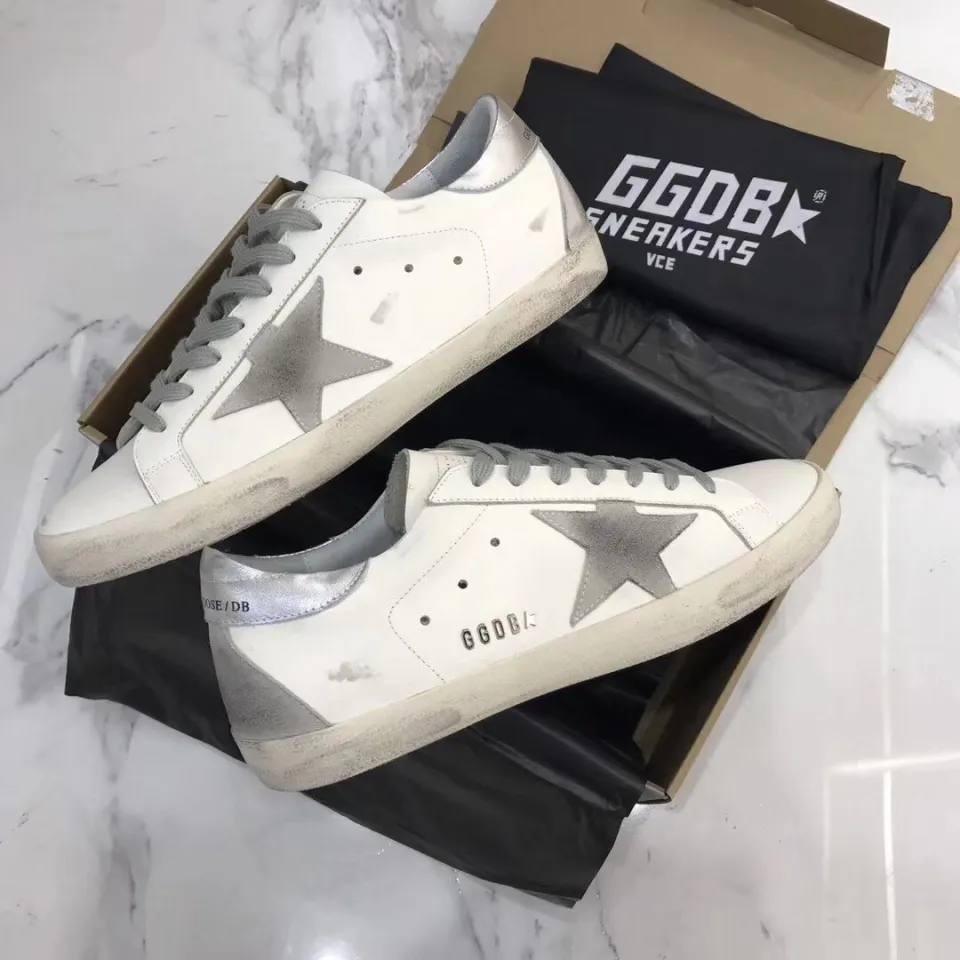 Golden Goose By Star (UNIVERSAL)