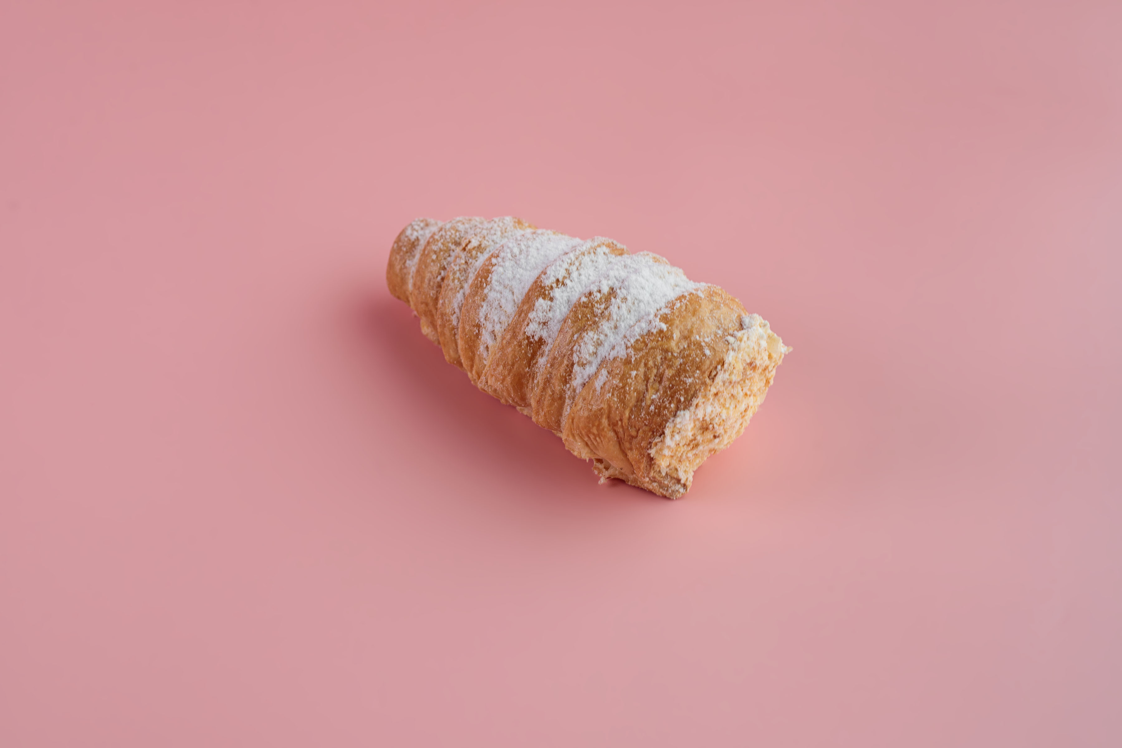 Пирожное трубочка с белковым кремом