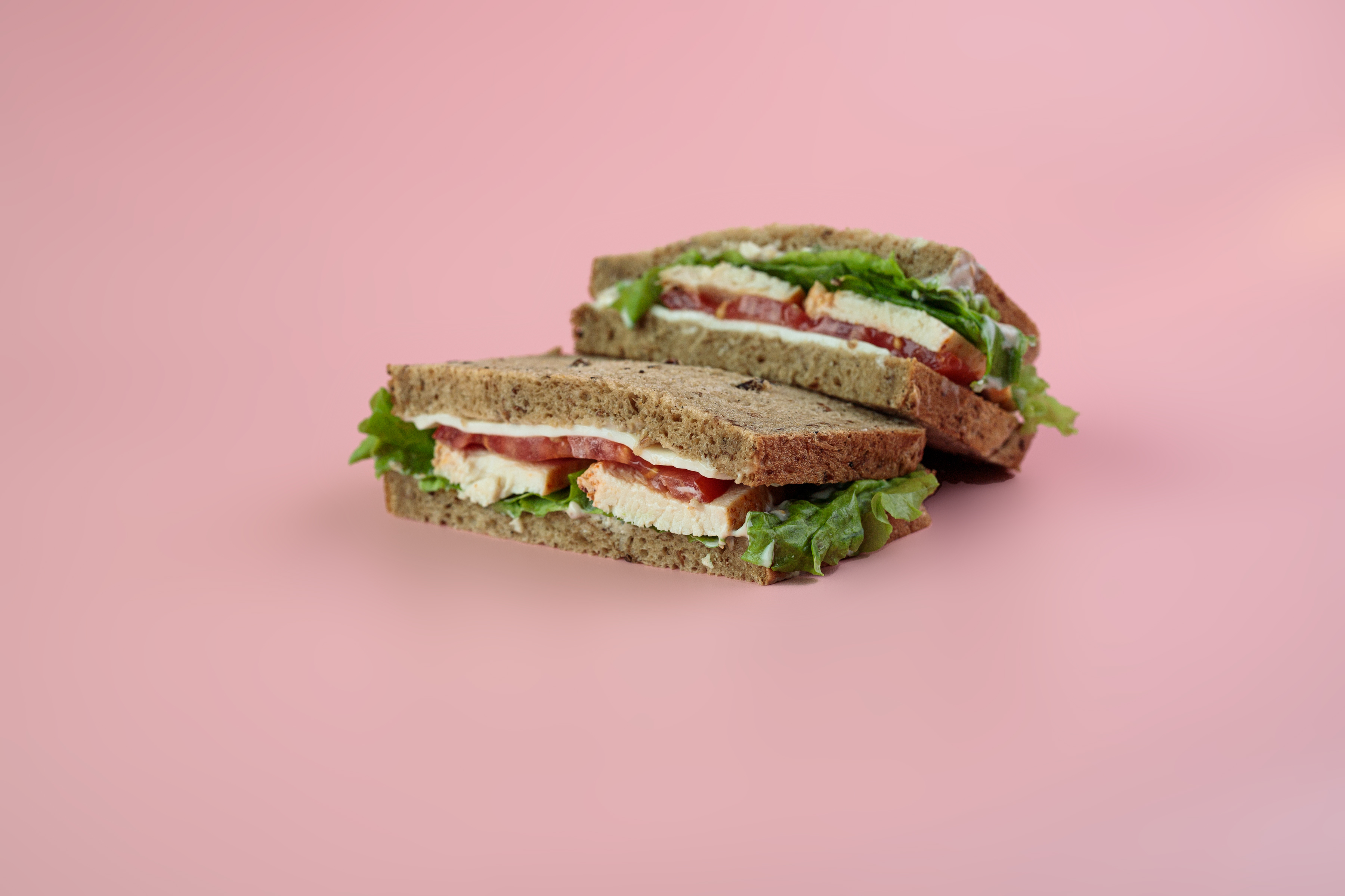 Сэндвич с мясом птицы под соусом сябу-сябу