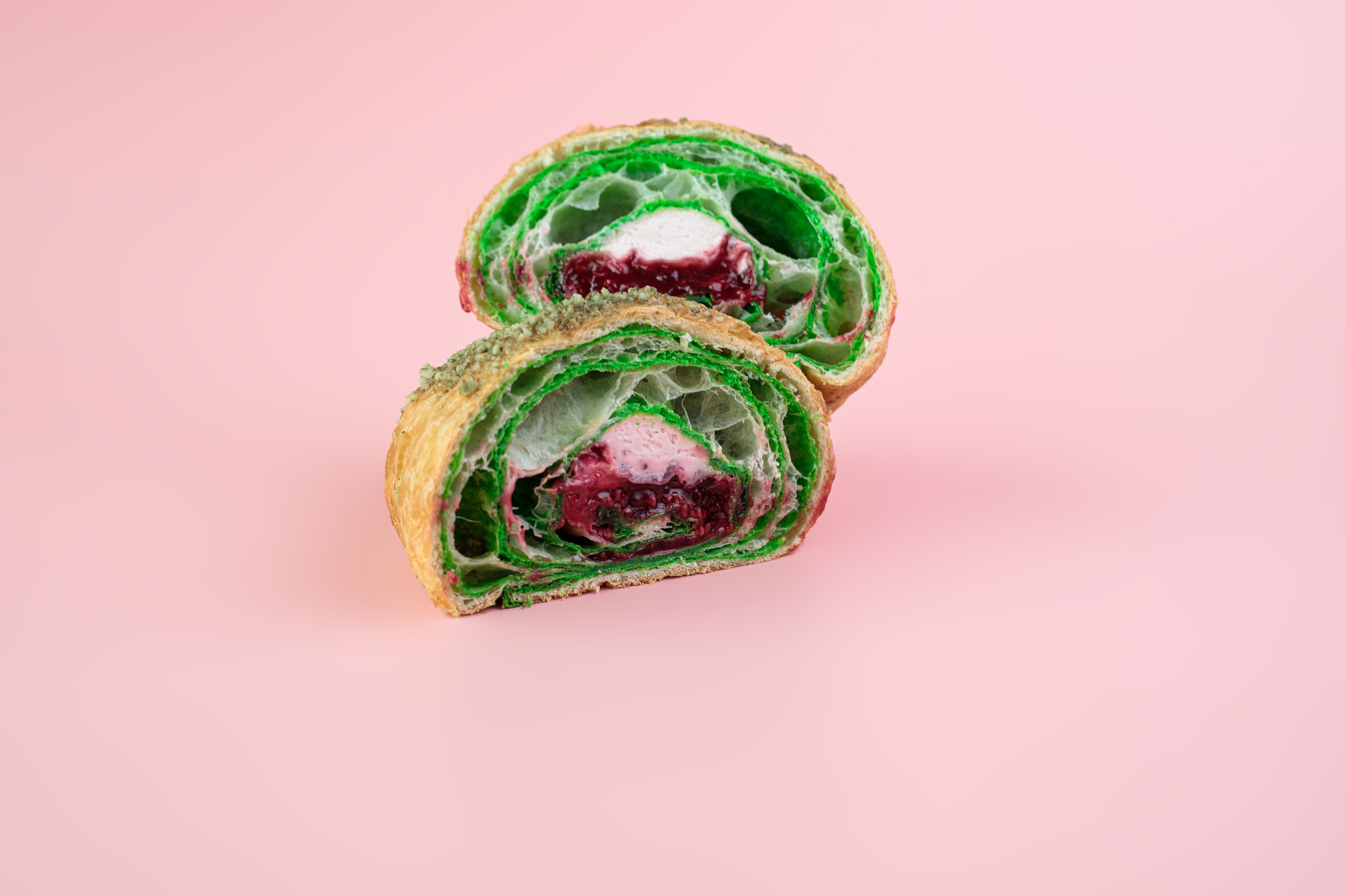 Круассан Фисташка- Малина