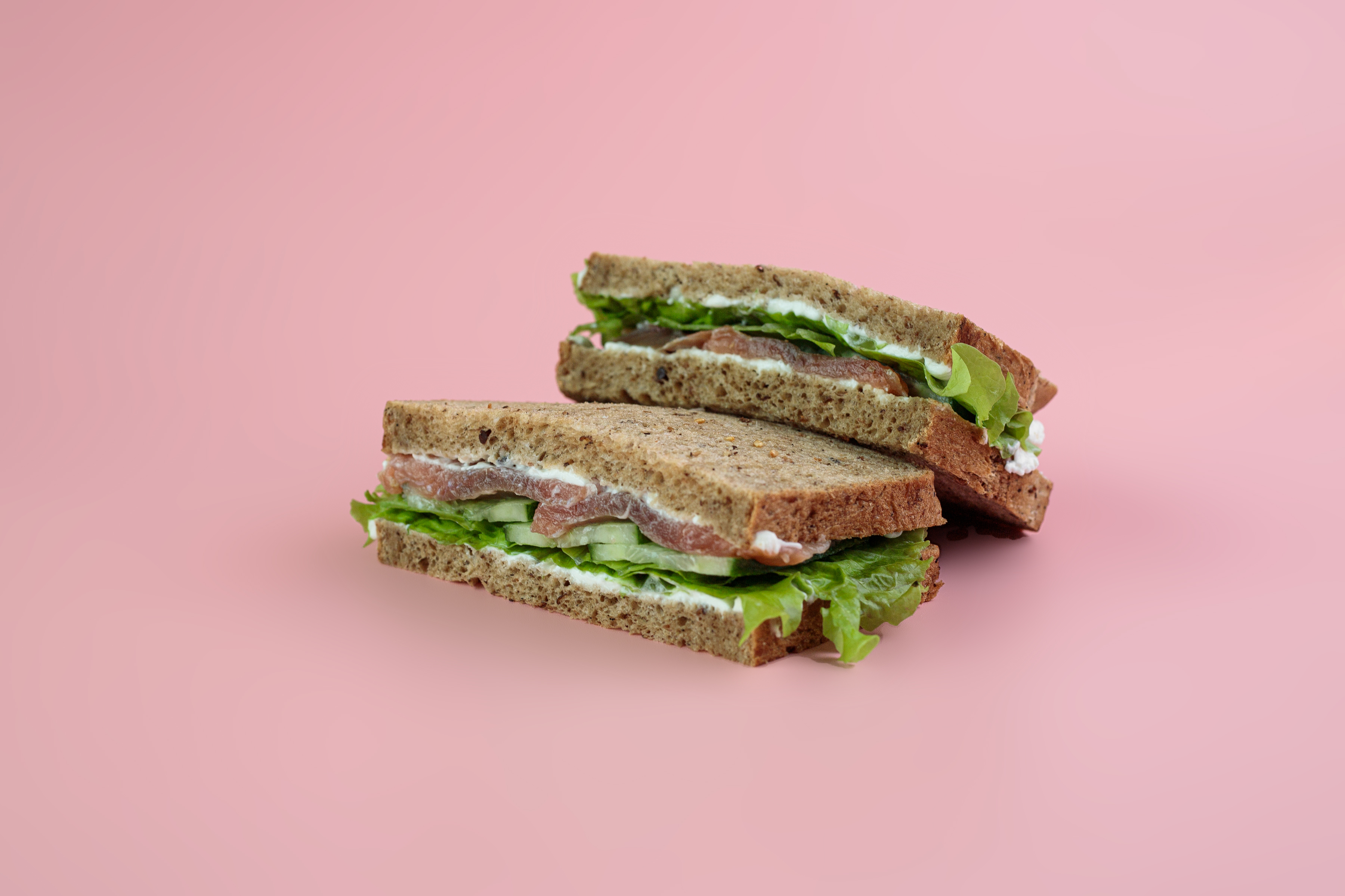 Сэндвич с красной рыбой