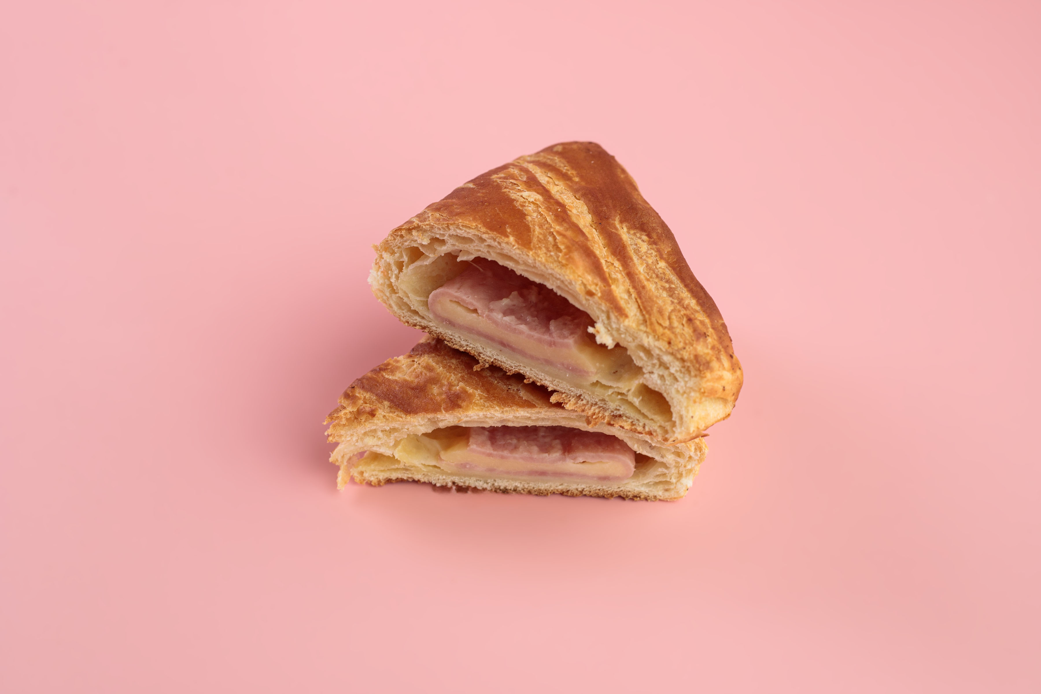 Уголок с Ветчиной и Сыром