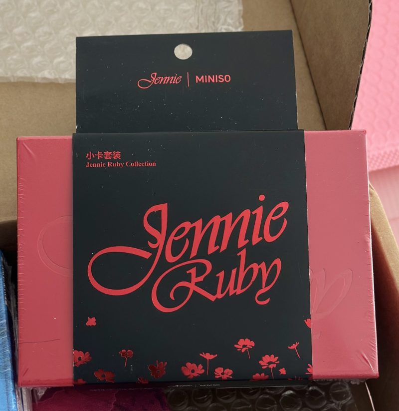 ОФИЦИАЛЬНЫЙ K-pop сет фотокарт JENNIE x MINISO (красный)