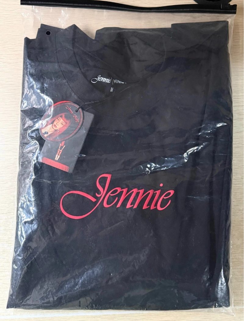 ОФИЦИАЛЬНЫЙ мерч JENNIE BLACKPINK RUBY + MINISO (Shirt)
