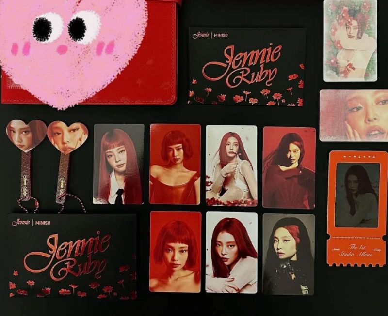 ОФИЦИАЛЬНЫЙ K-pop сет фотокарт JENNIE x MINISO (красный)