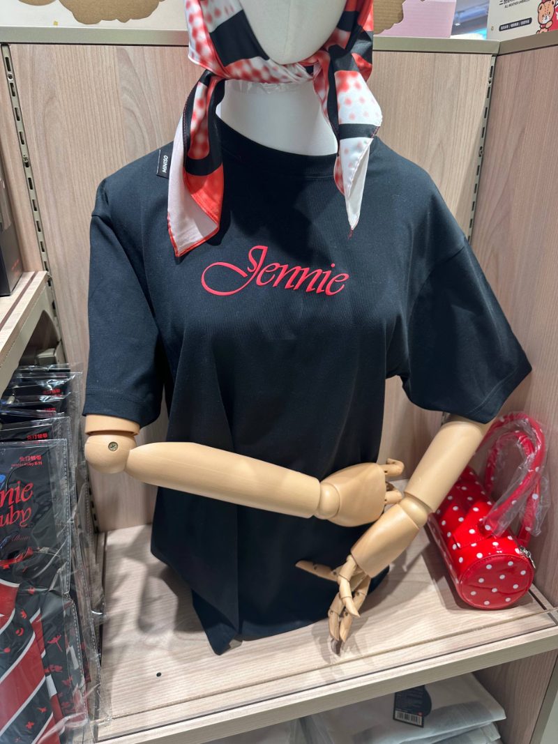 ОФИЦИАЛЬНЫЙ мерч JENNIE BLACKPINK RUBY + MINISO (Shirt)