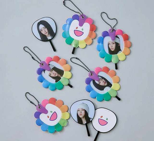 NEWJEANS SUPERNATURAL X MURAKAMI | IMAGE PICKET KEYRING Официальный K-pop мерч (M/NJ/SN/IKE)