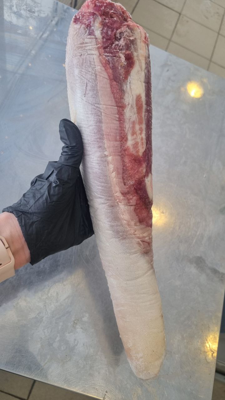 Язык говяжий целый, Цена 1150 р/кг, вес около 1,1-1,4 кг