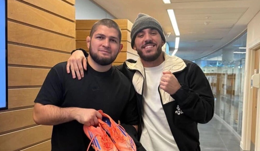 Хабиб Нурмагомедов получил подарок от футболиста «Манчестер Сити»