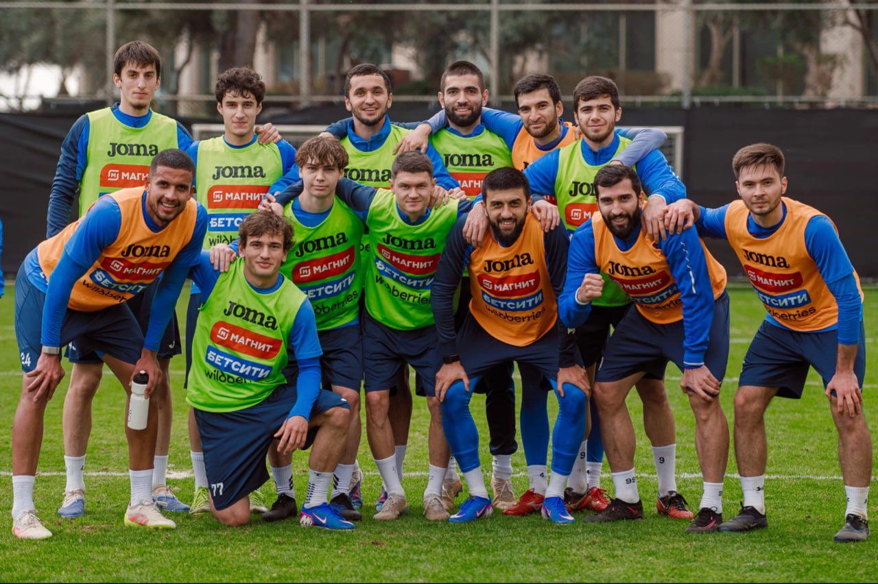 «Динамо» (Махачкала) сыграет с футбольным клубом «Сочи»