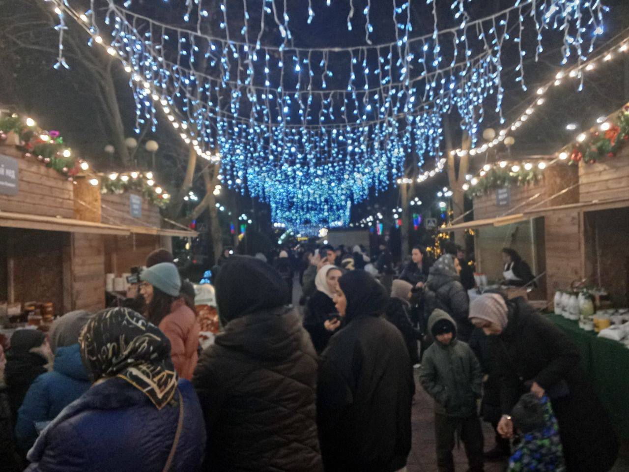 Новогодняя ярмарка в Махачкале продлится до 31 декабря