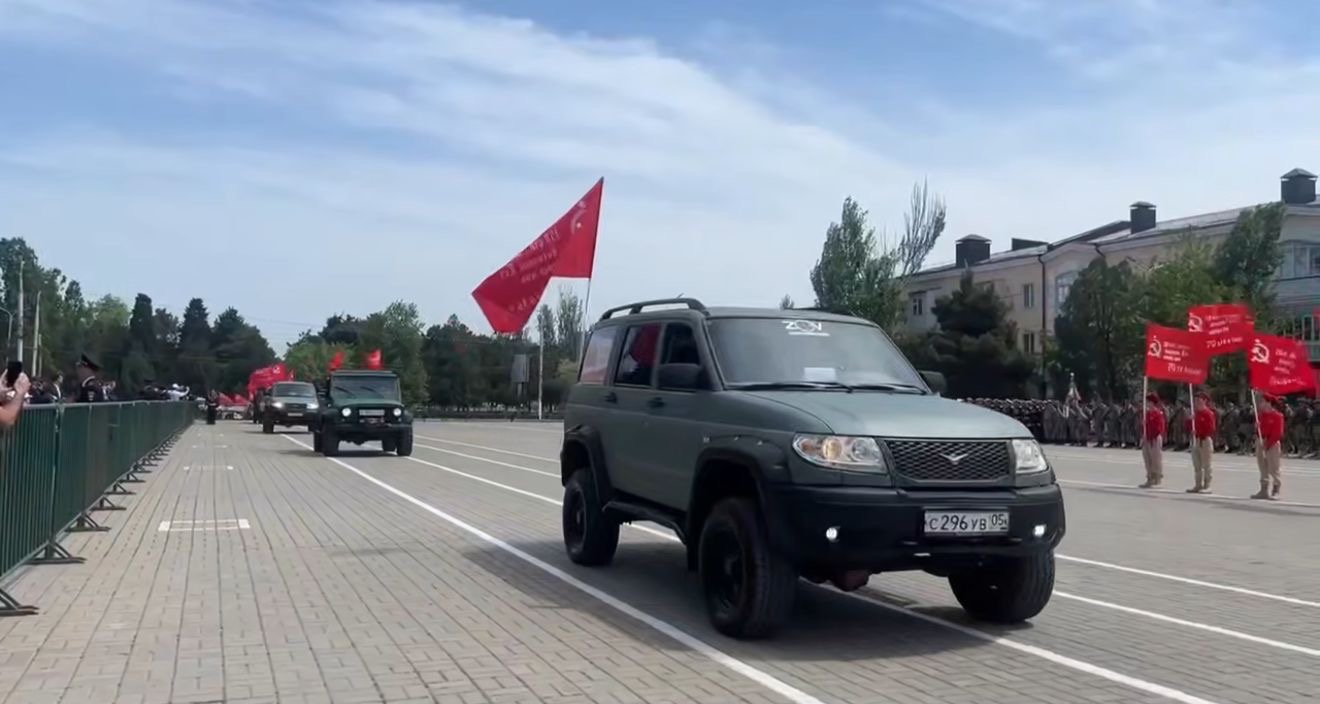 Автопробег "Знамя Победы" стартовал из Каспийска в Волгоград