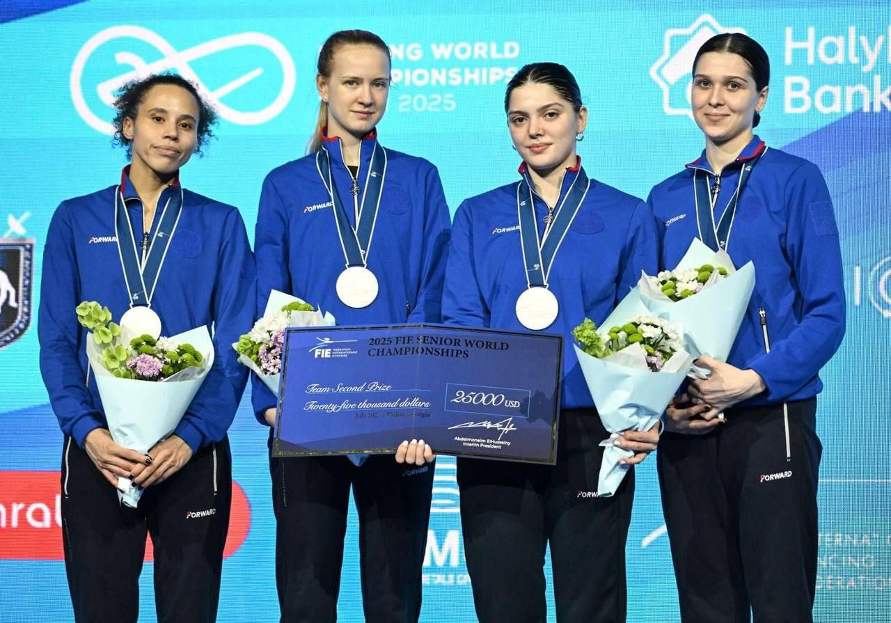 Айзанат Муртазаева завоевала серебро на чемпионате мира по фехтованию