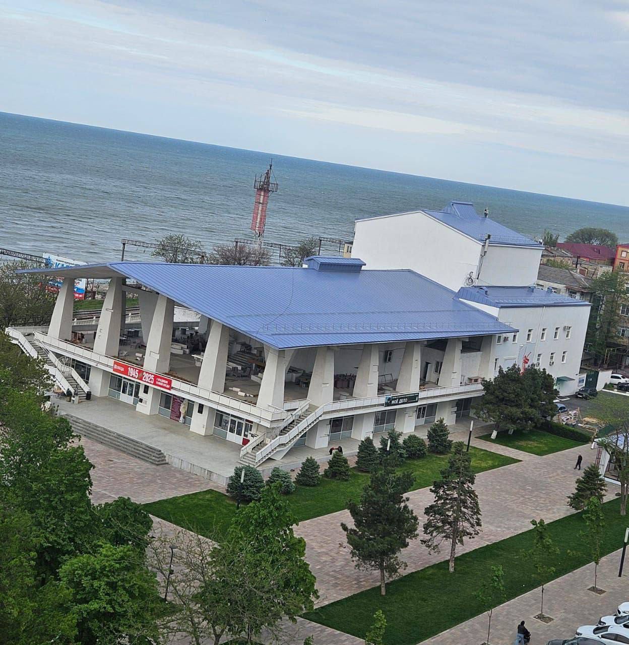 В Махачкале завершена замена кровли Аварского театра
