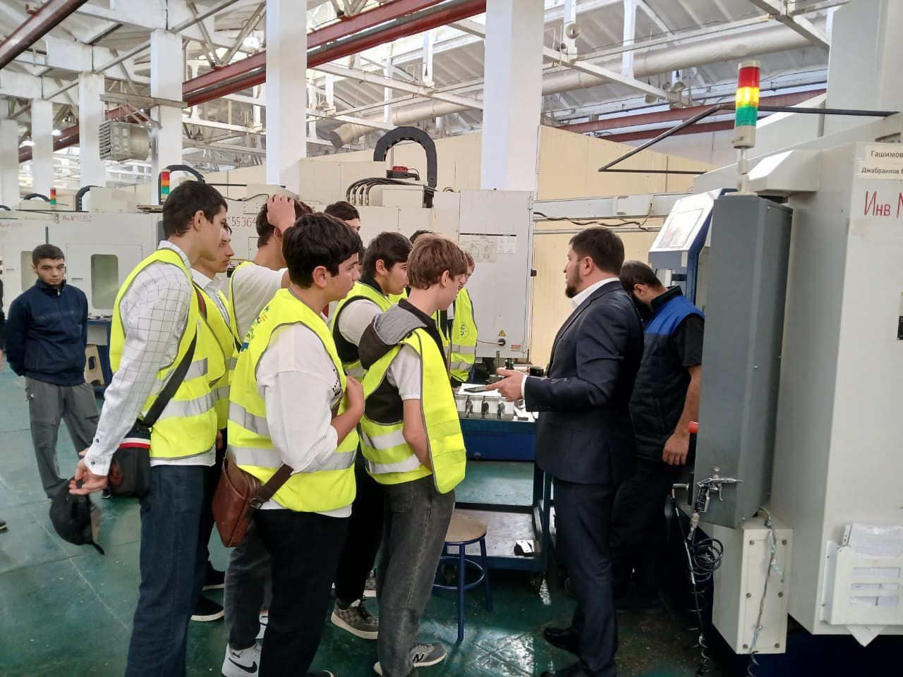 Студенты дагестанских ссузов побывали на крупнейших заводах республики
