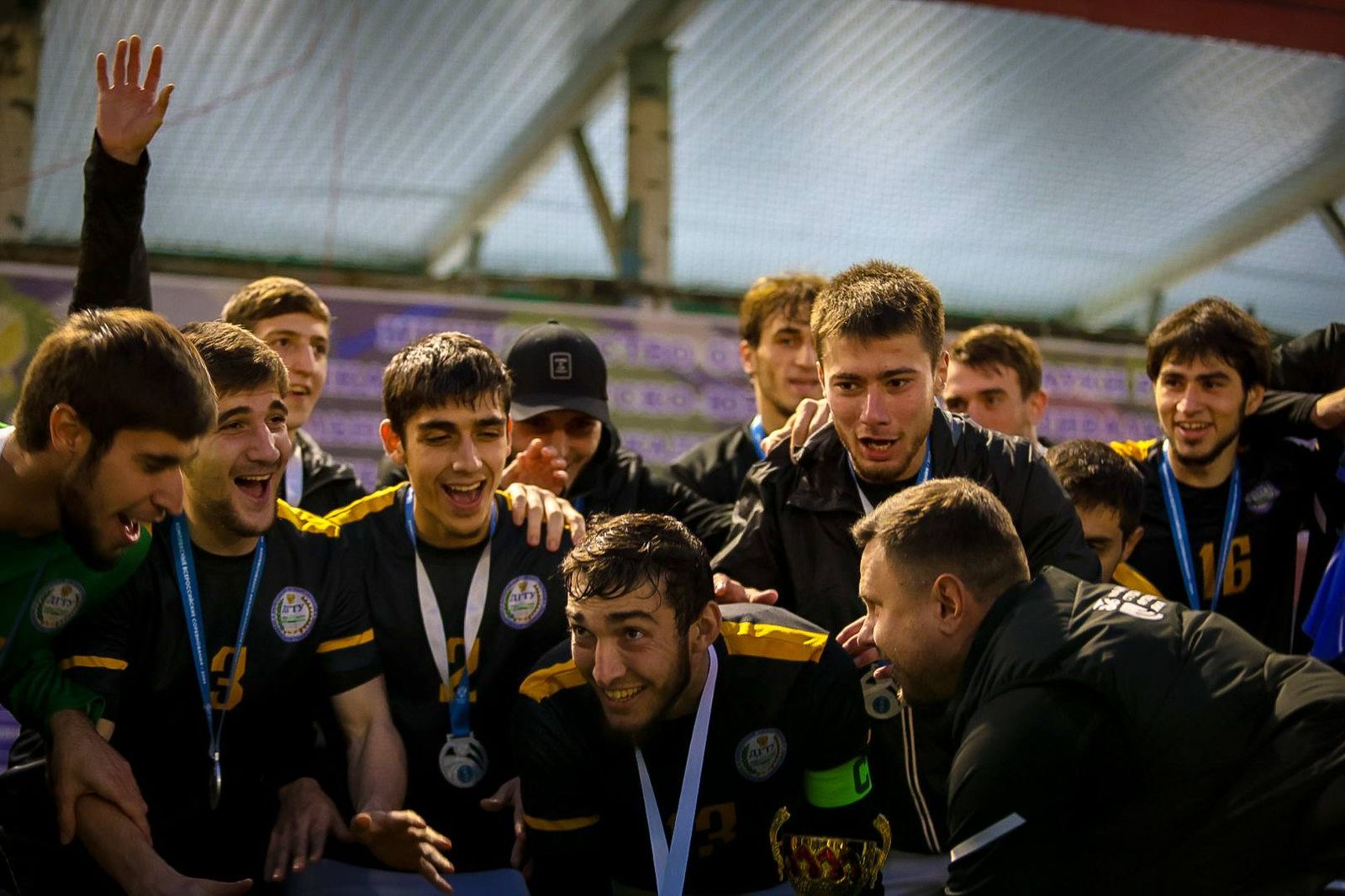 Студенты ДГТУ впервые вышли в элиту студенческого футбола, завоевав серебро НСФЛ