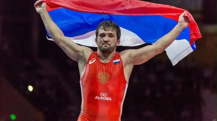 Магомед Курбаналиев проведет схватку с олимпийским чемпионом Джорданом Барроузом