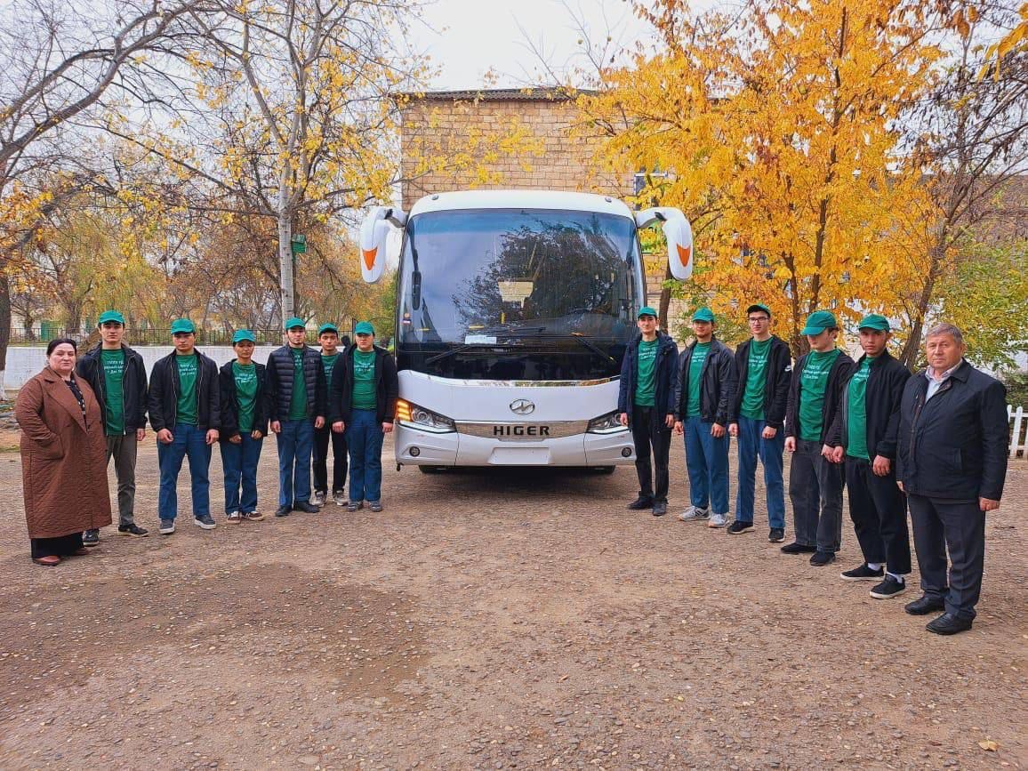 Комфортабельный автобус получил от министерства сельского хозяйства Аграрный колледж города Дагестанские Огни