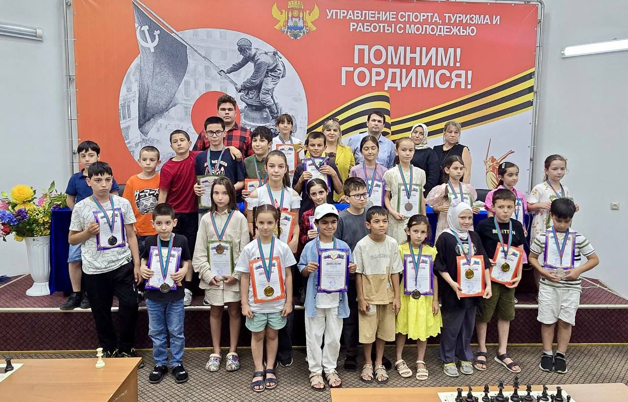 Махачкалинские шахматисты стали лучшими на первенстве Дагестана по шахматной композиции