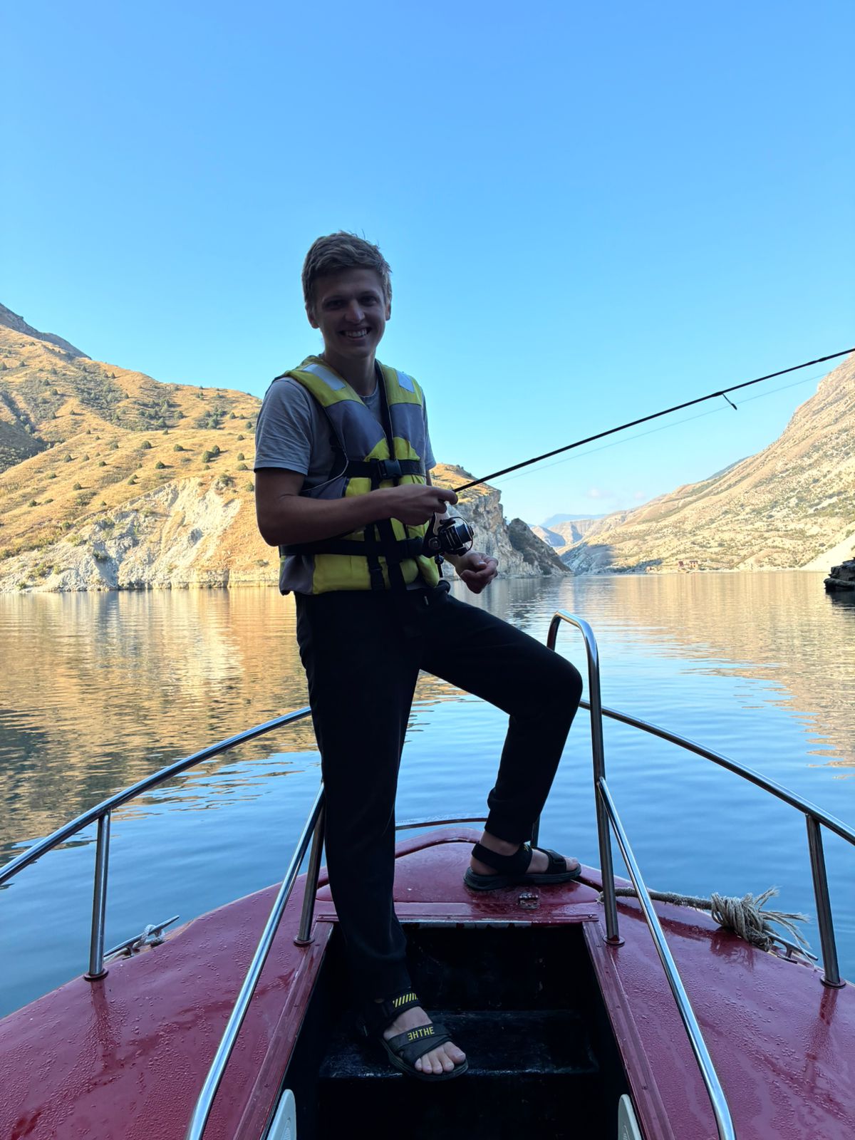 Рыбалка на Чиркейском водохранилище и каньоне (с катером)