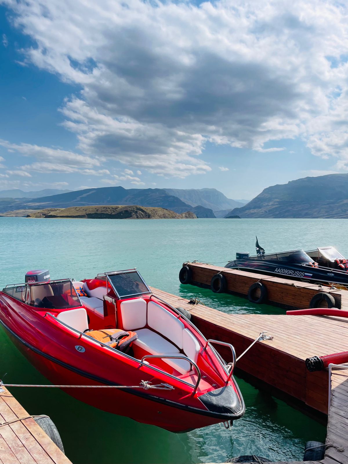 Рыбалка на Чиркейском водохранилище и каньоне (с катером)