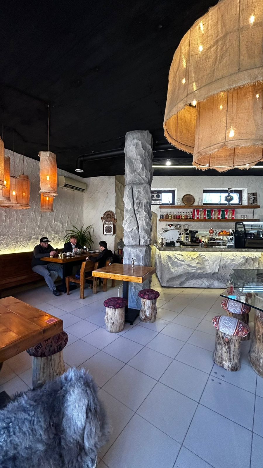 Кафе "Годекан" с. Гуниб ул. Имама Шамиля 3б