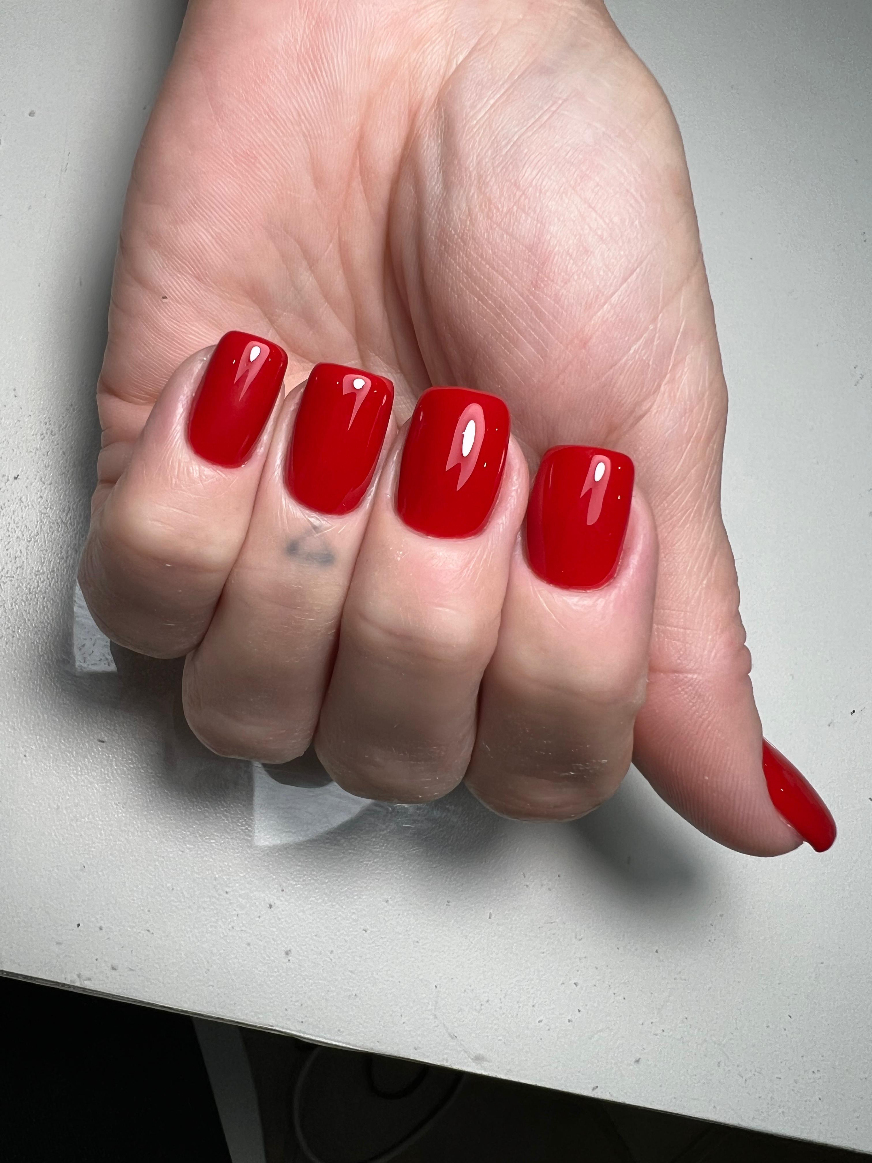 Мастер маникюра