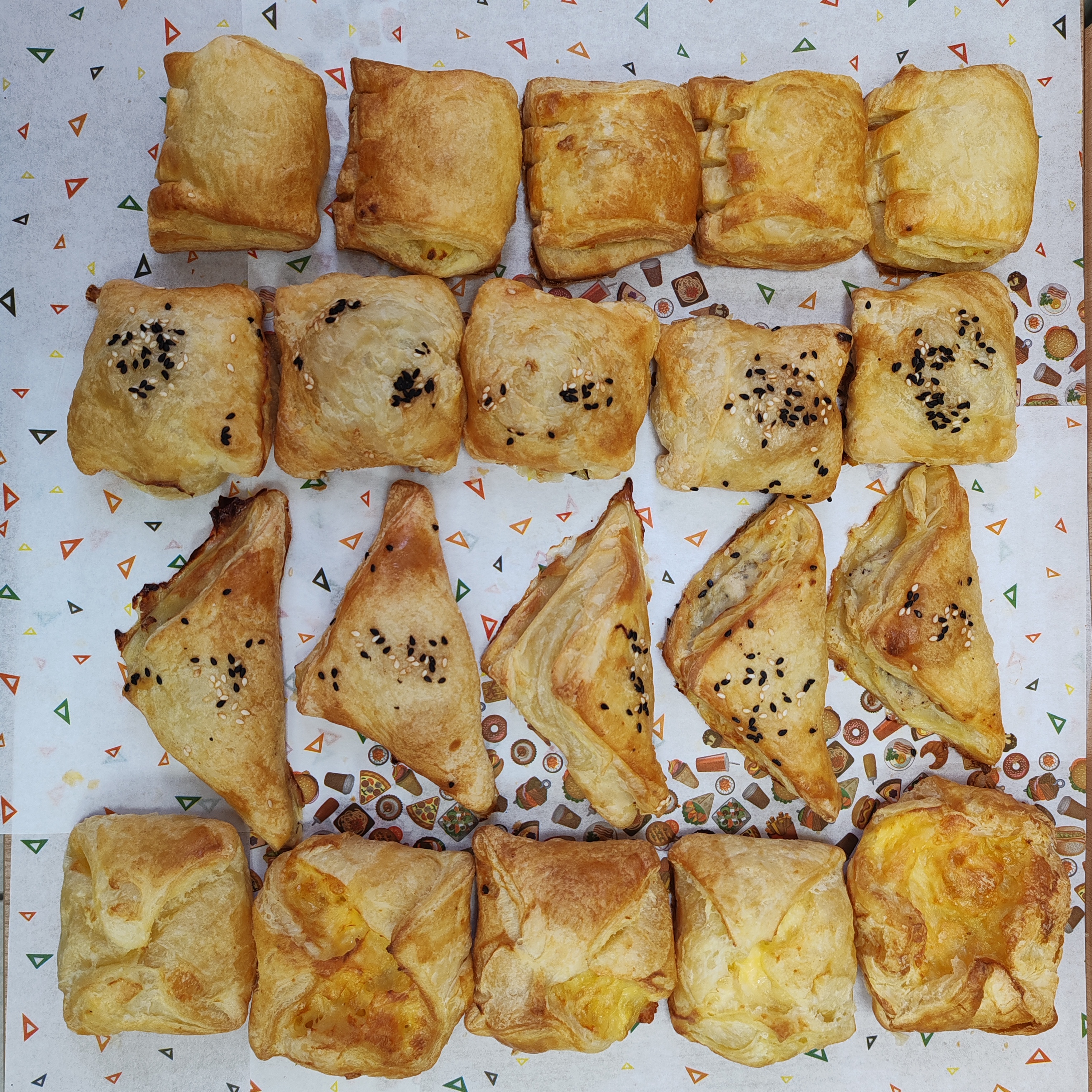 сет 5. 20 сытных пирожков из слоеного теста