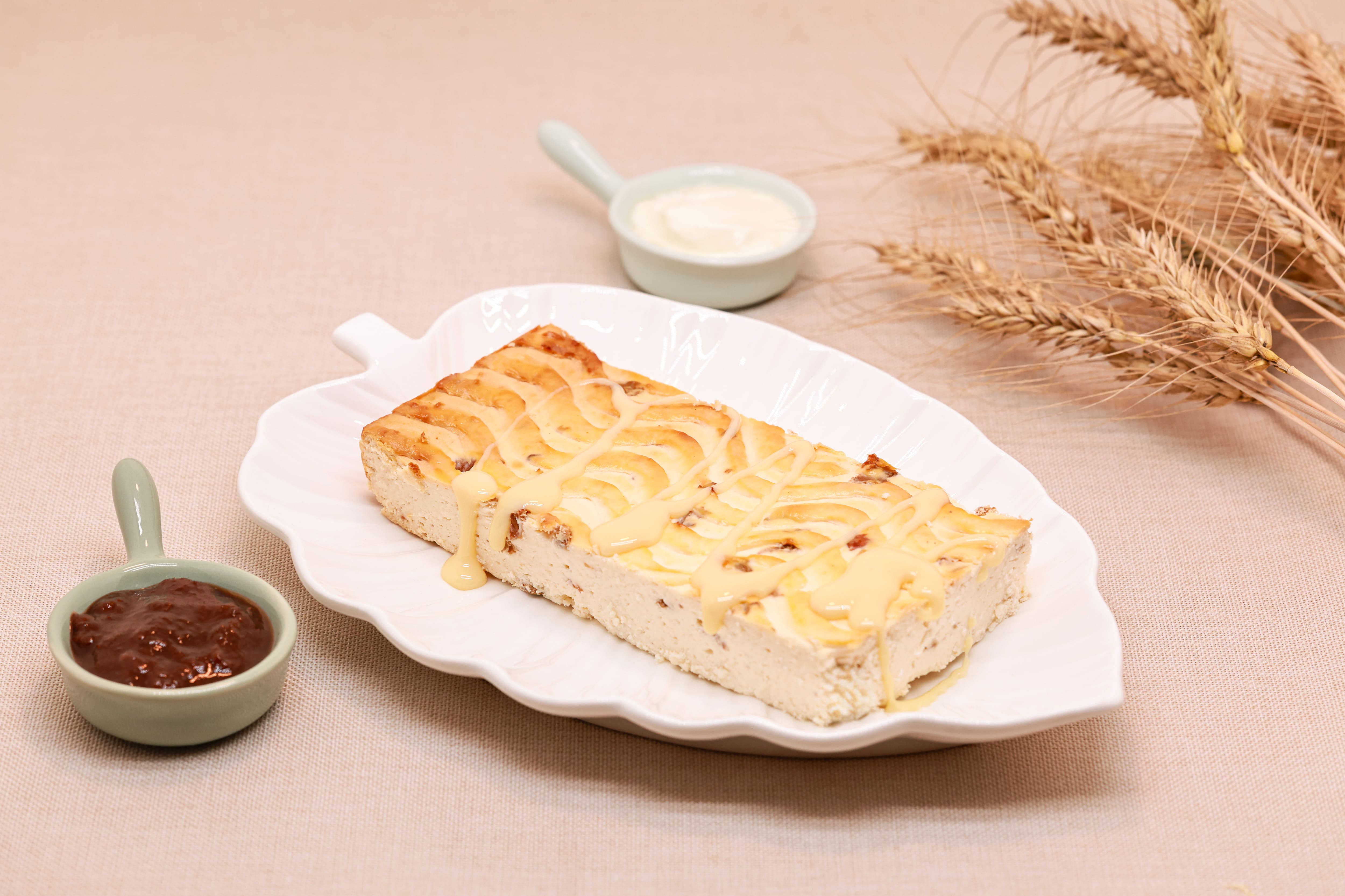 Запеканка творожная с изюмом