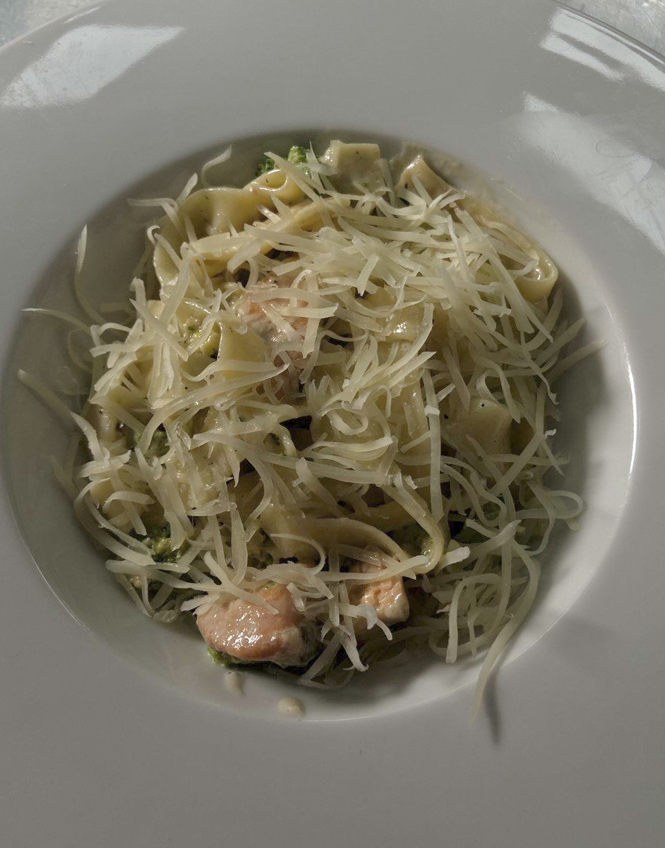 С лососем и брокколи