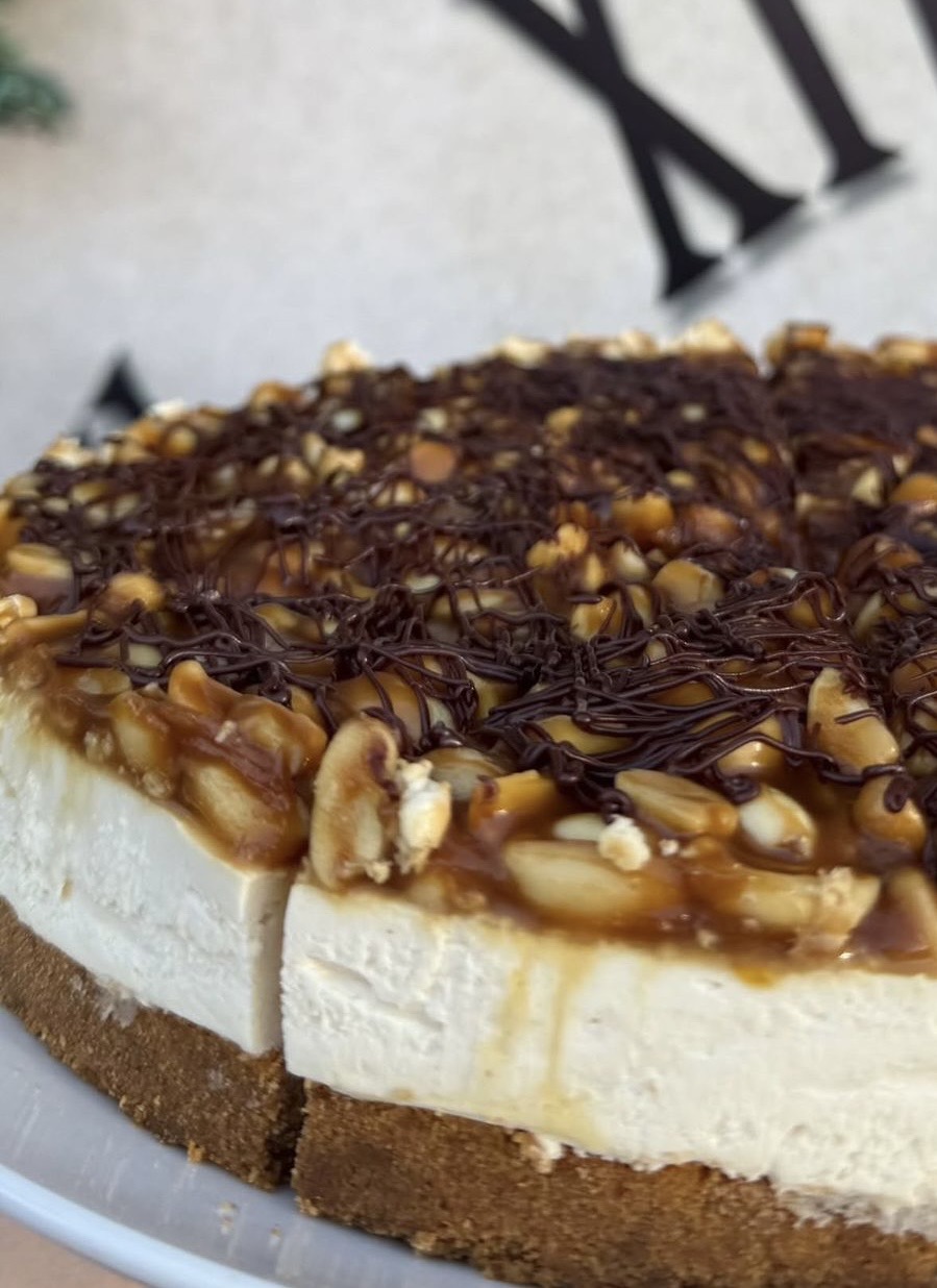 Чизкейк «Сникерс»