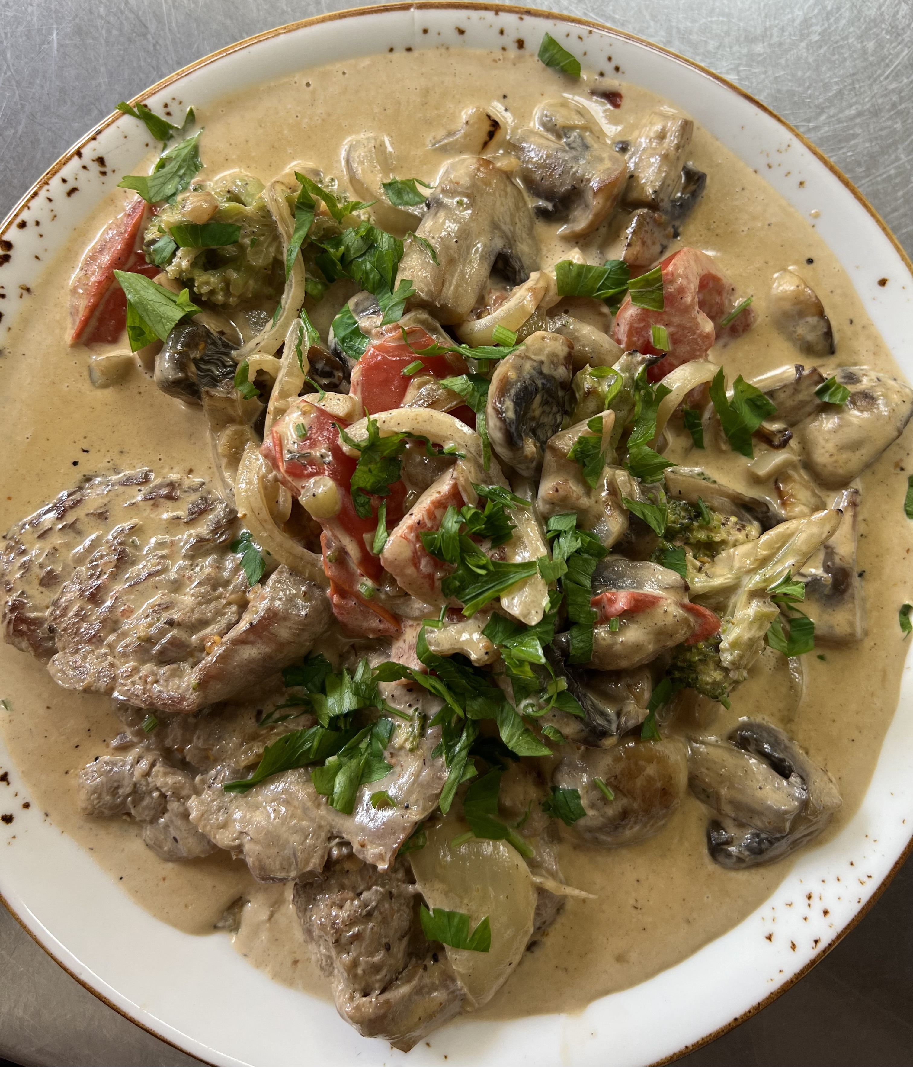 Медальоны из свинины