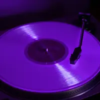 Seni Vinil Bercahaya