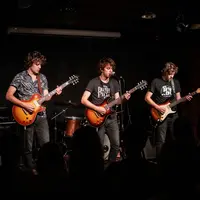 লাইভ ব্যান্ড পারফরম্যান্স