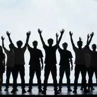 Силуэты хора