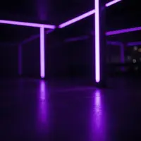 Mga lilang neon light