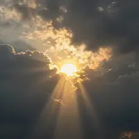 Słońce przez chmury