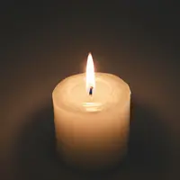 مشاهد على ضوء الشموع