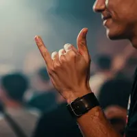 हाथों के इशारे