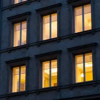 חלונות מוארים