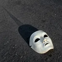 ماسک ترک خورده