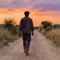 جاده روستا در غروب