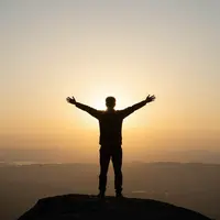 אדם עם זרועות פתוחות