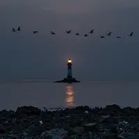 Pantai Berbatu Ketika Senja