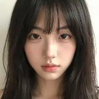Bangs membingkai wajah