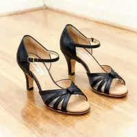 รองเท้าเต้นรำ