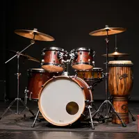 Tambores e Percussão